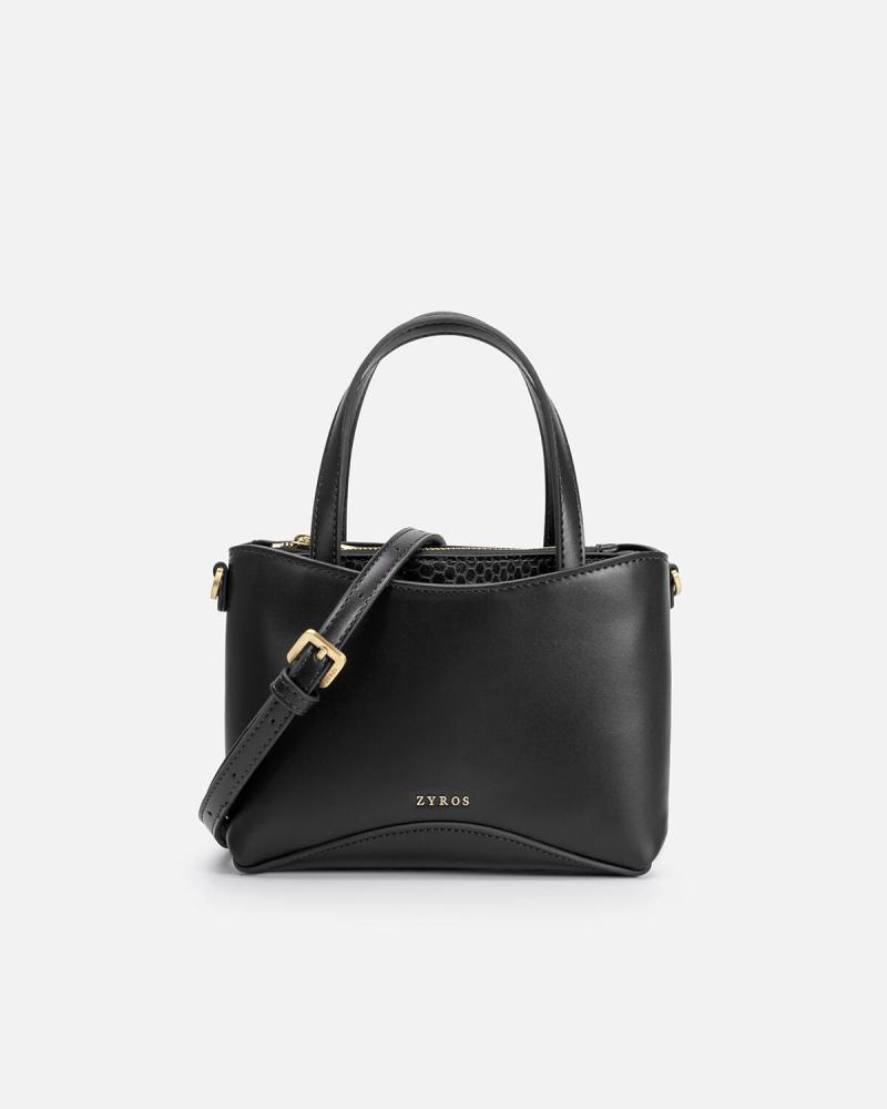 A women's bag that expresses beauty in black
