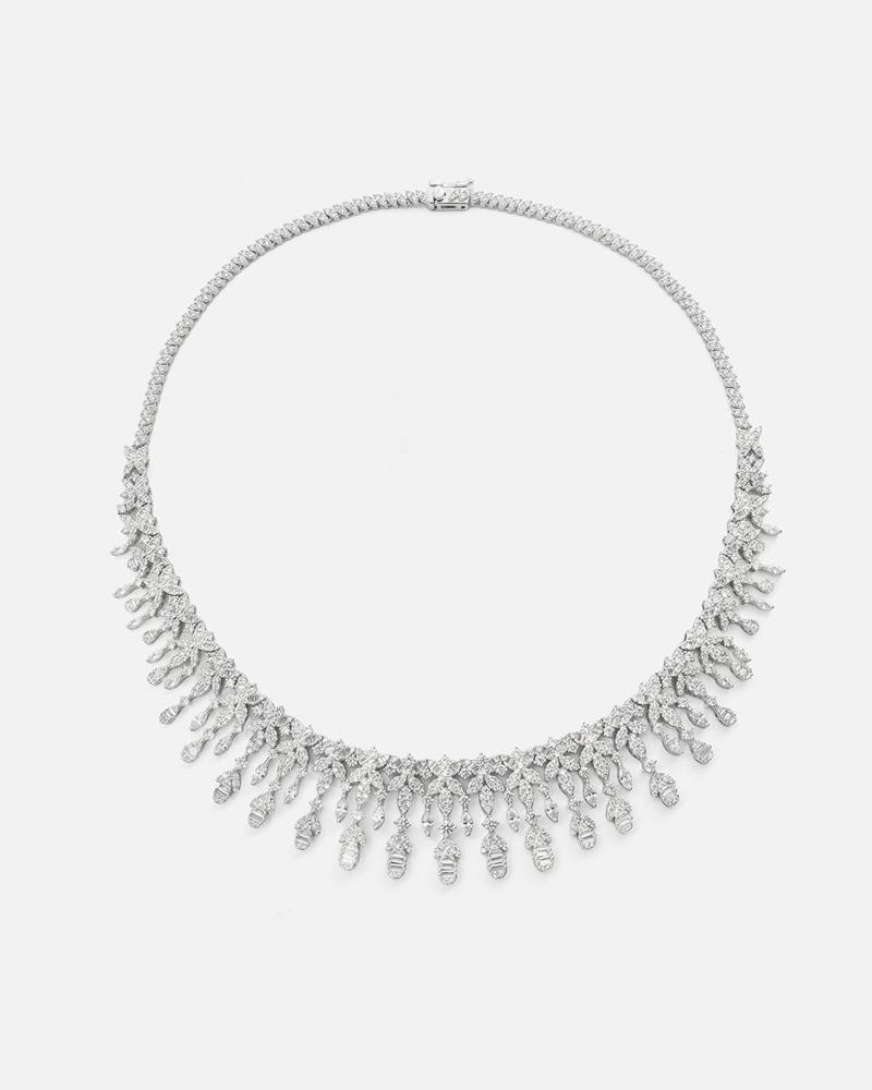 A luxurious women's gift: a watch and zircon set