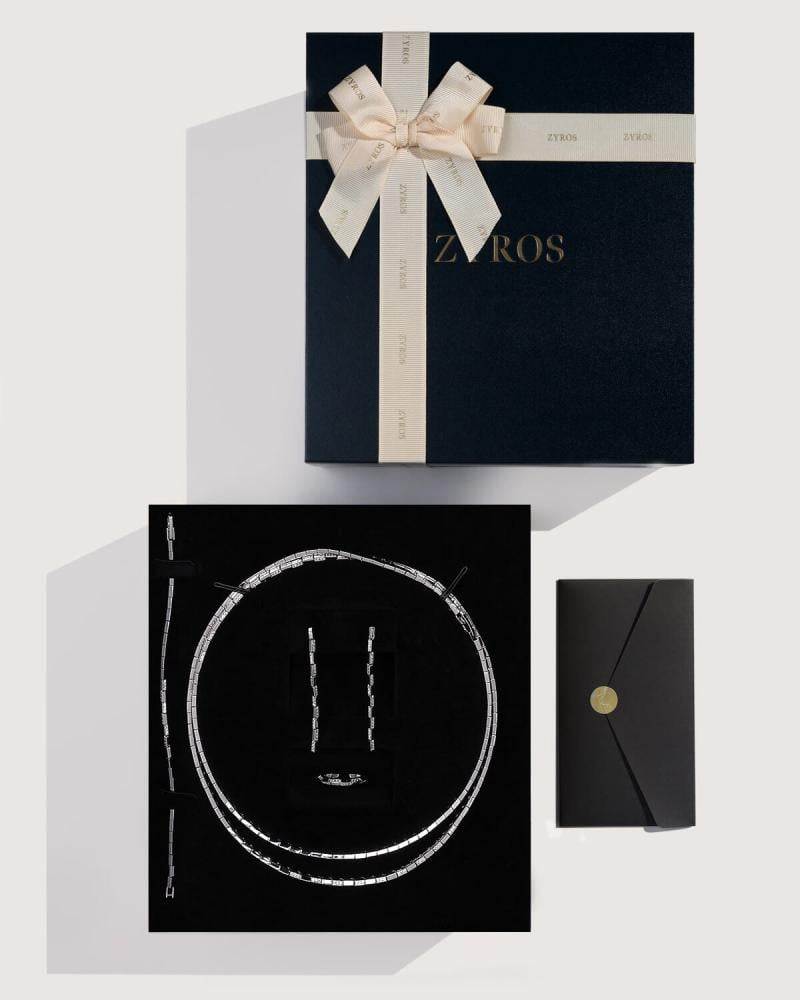 Women’s accessory set with a unique design in Silver