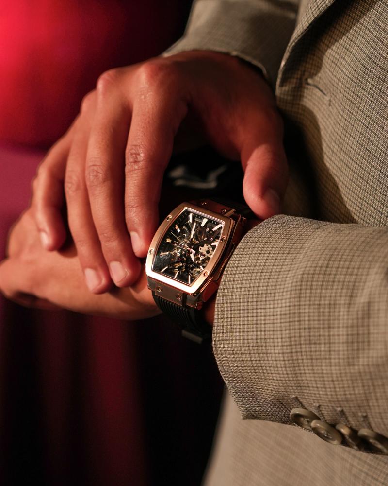 Men's automatic watch in black