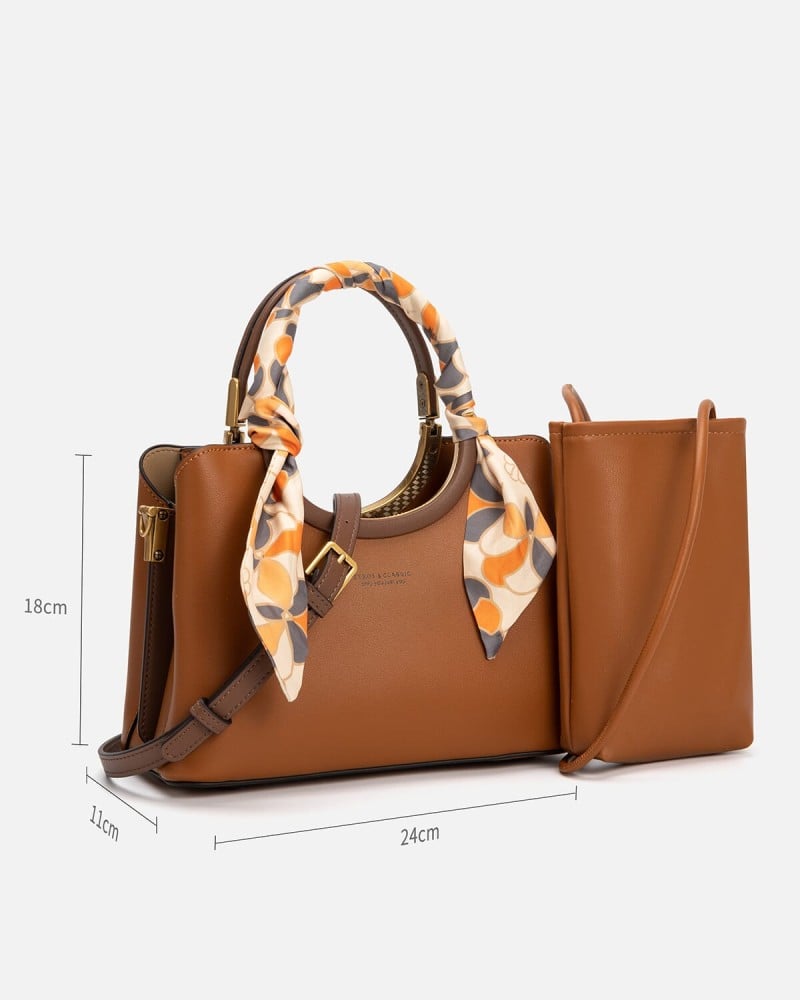 Women's bag with an elegant design in brown