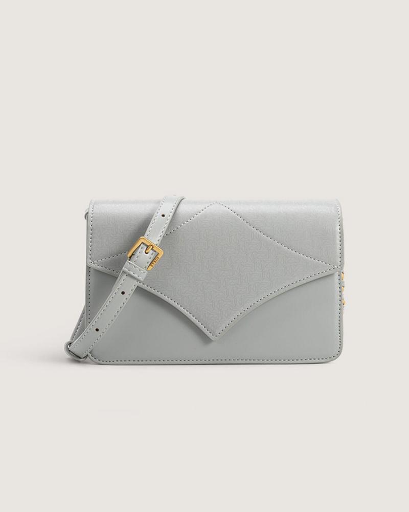 A medium-sized bag in blue