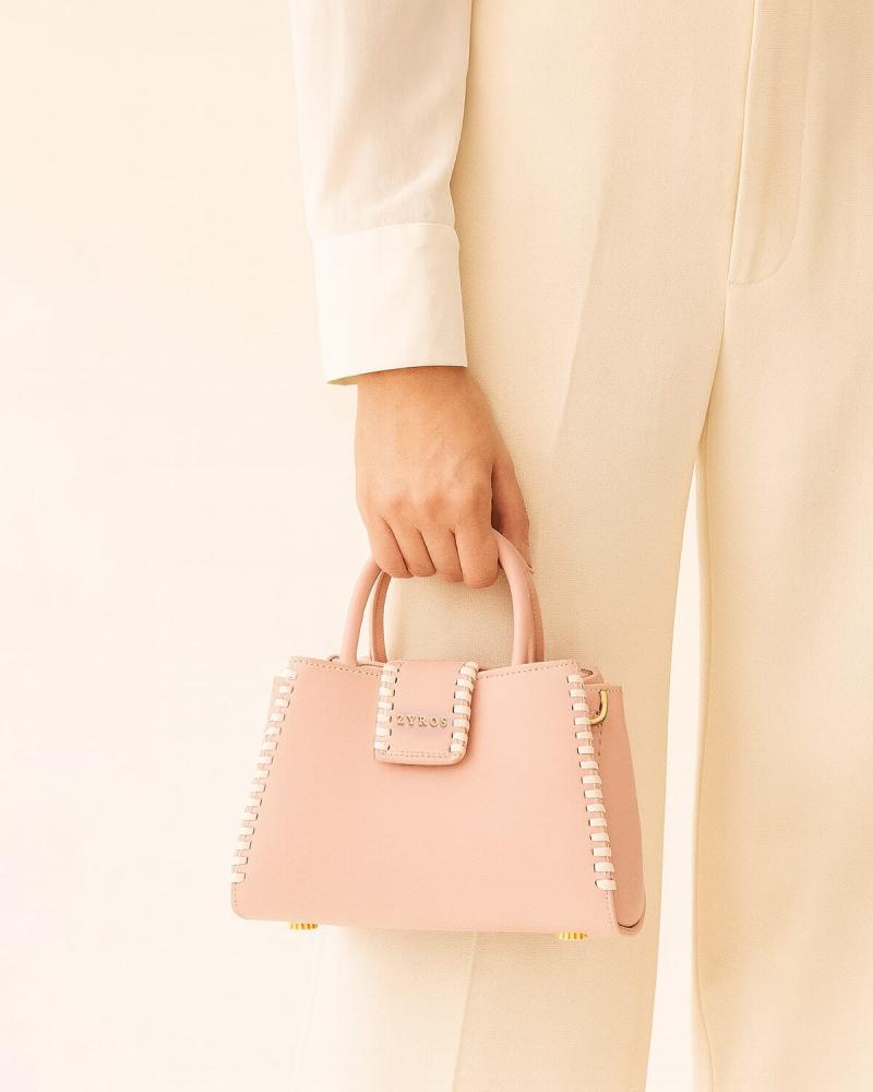 Medium-sized women's bag in pink
