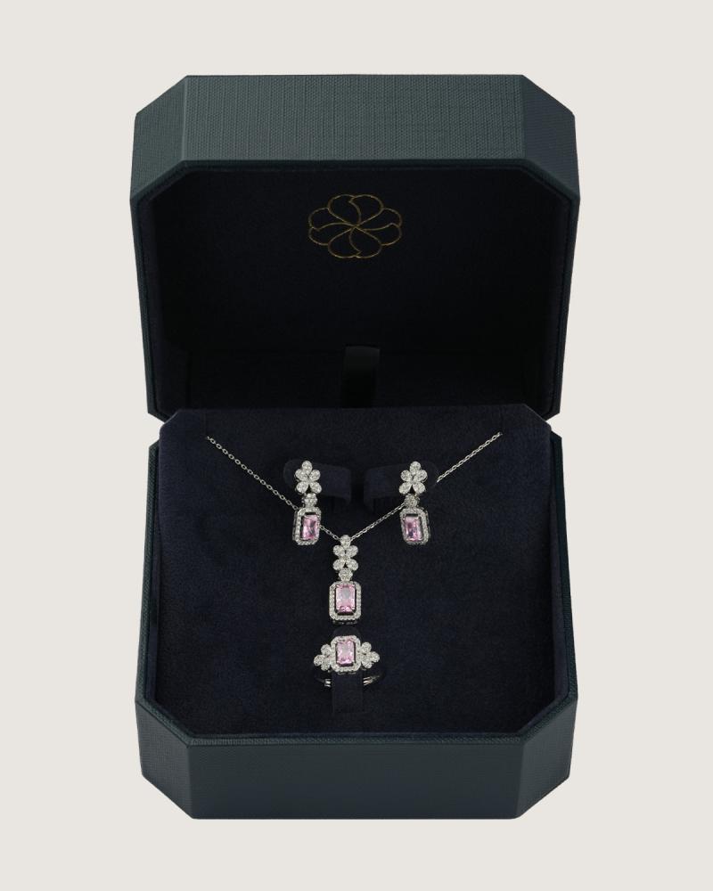 Elegant women's accessory set in silver and pink