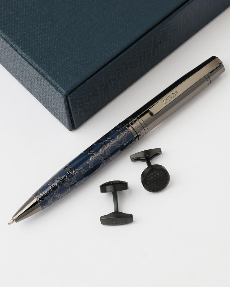 A gift for men to shine with simplicity and charm