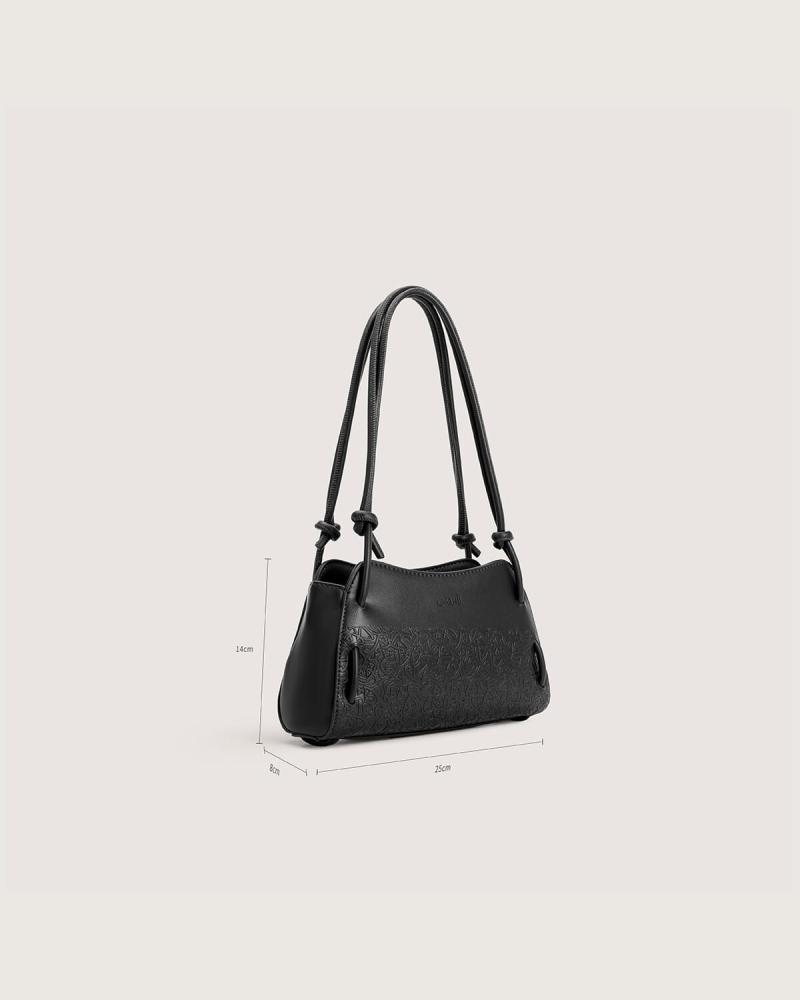 Women's medium-sized black handbag