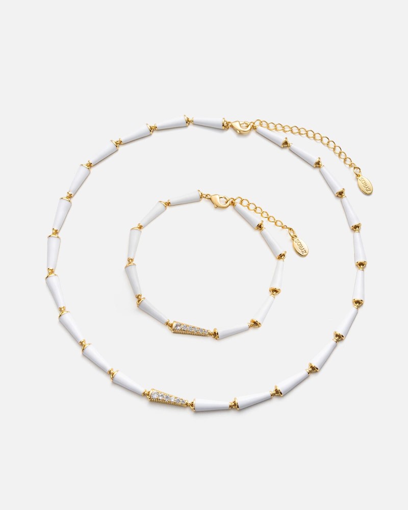 Attractive women's set in gold