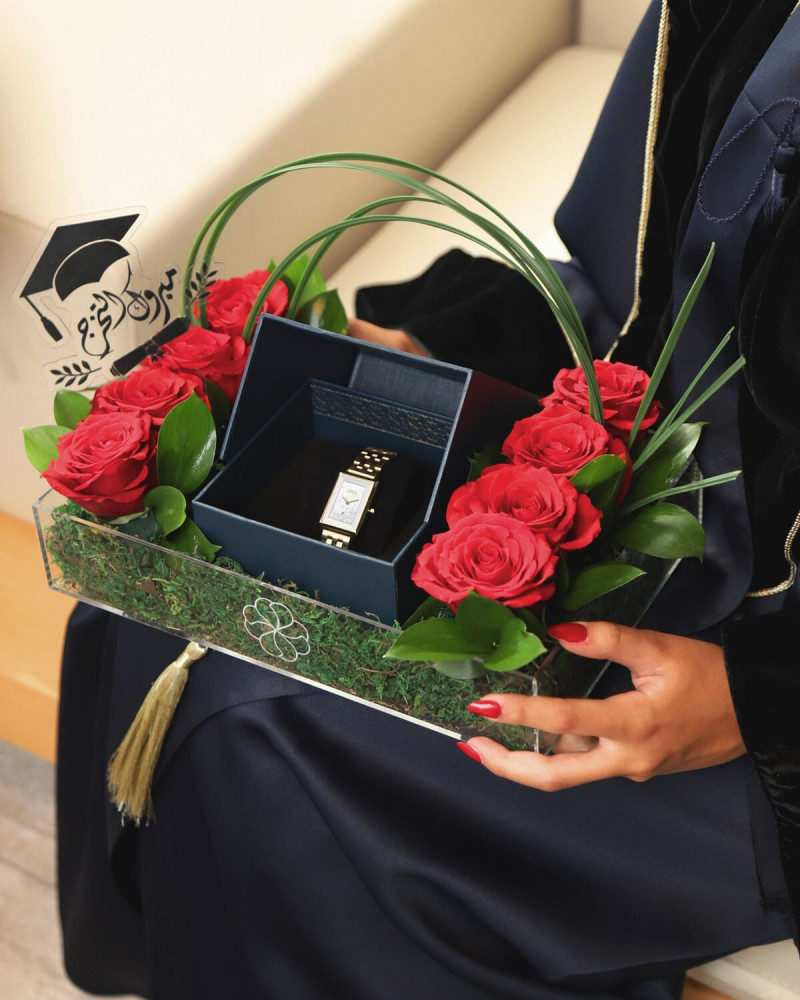 طقم هدية تخرج نسائية من ساعة وورد