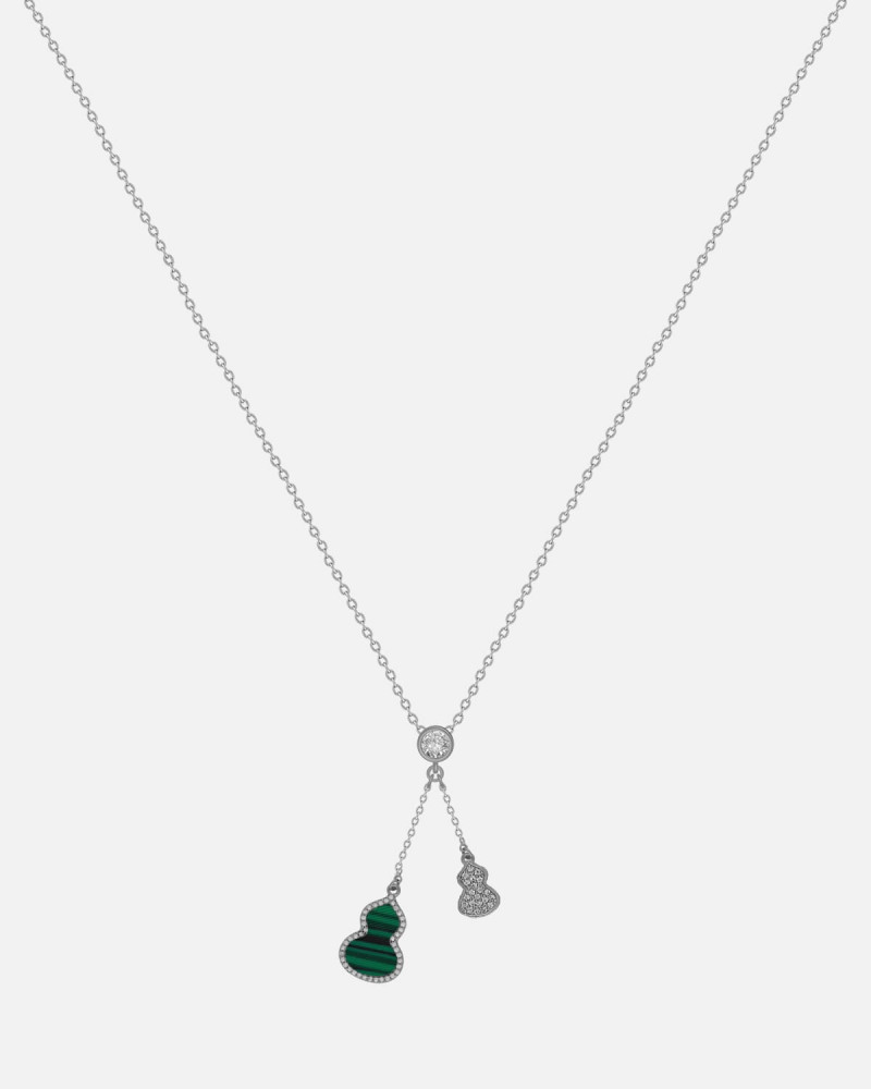 Women's silver necklace with a feminine design