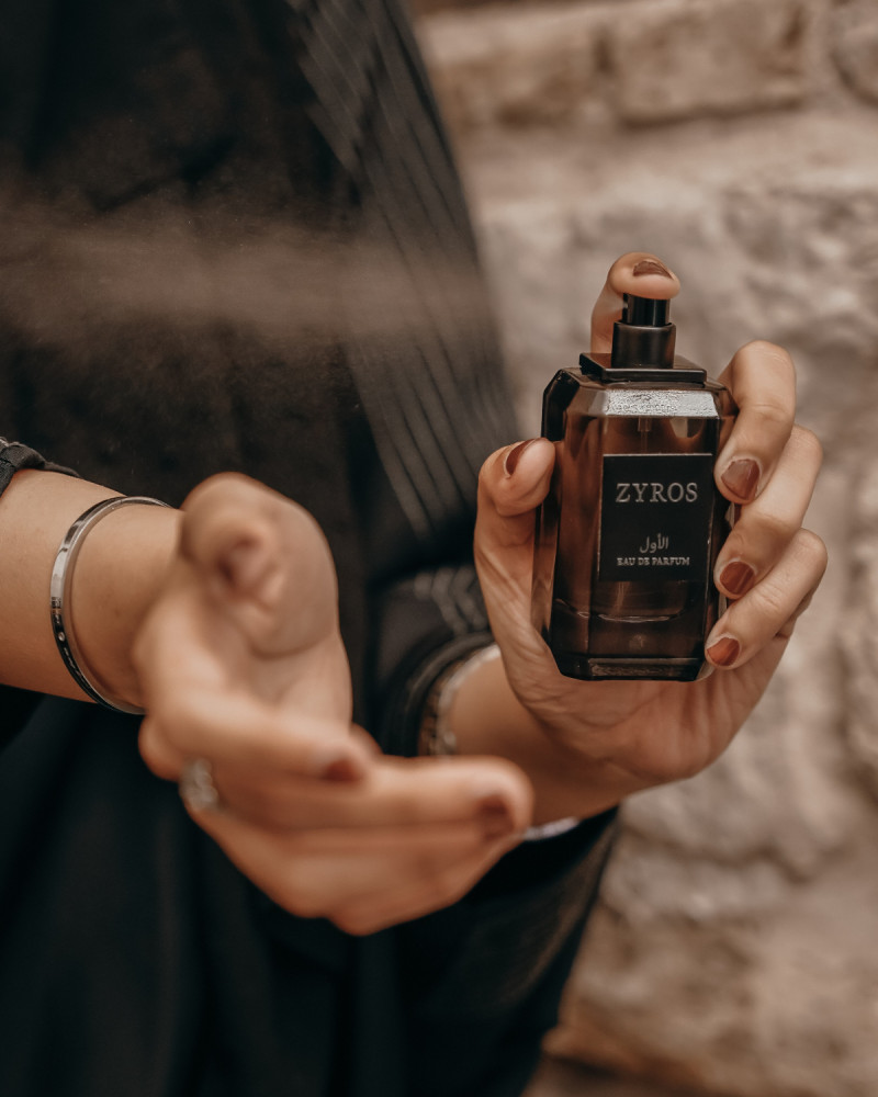 عطر زايروس الأول