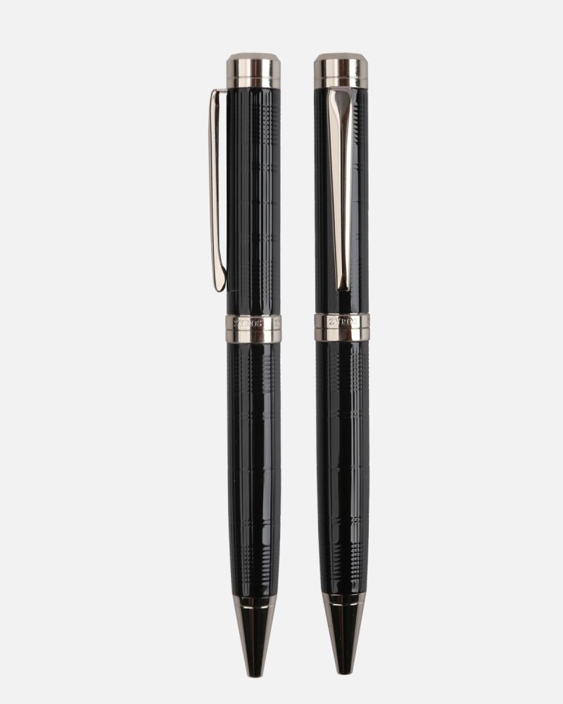 A gift set for every man who cares about his style, in black.