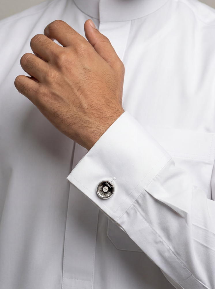 Men's cufflinks that embody elegance in black