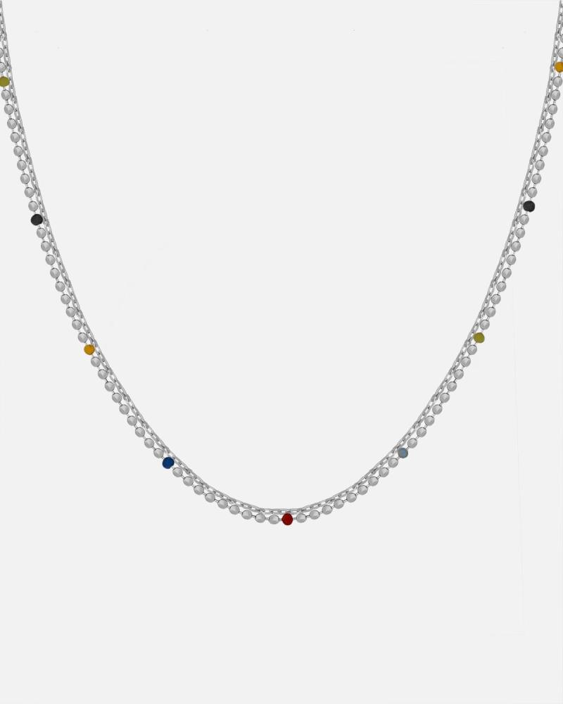 A simple yet elegant silver necklace