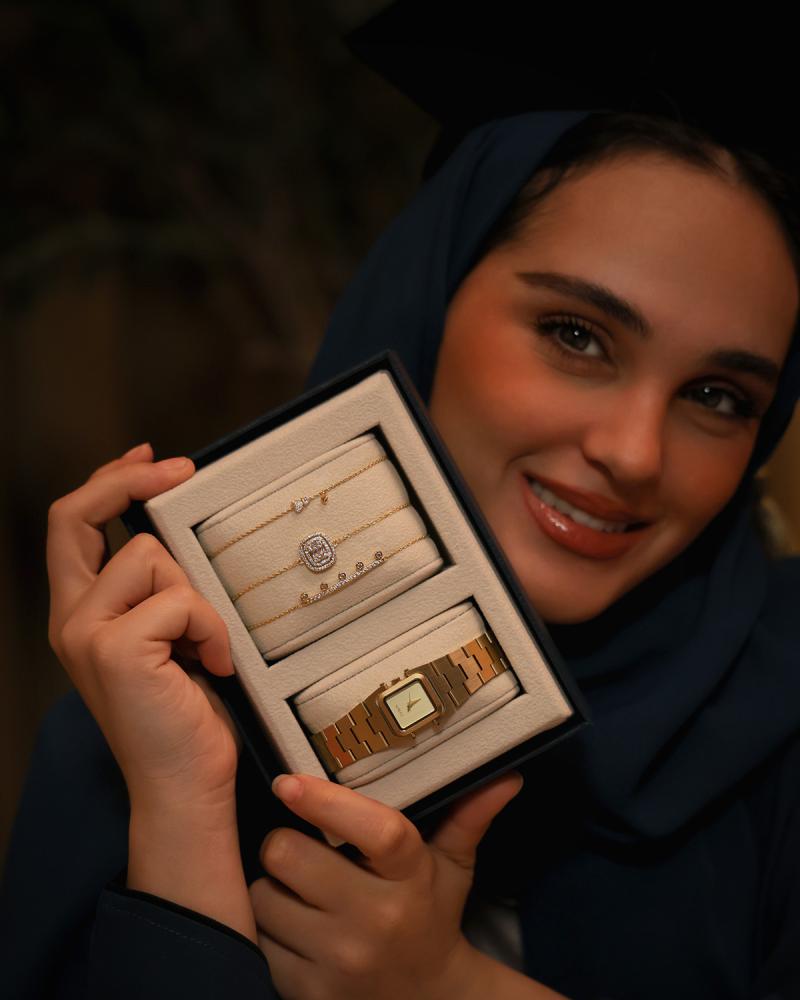 هدية نسائية ساعة واساور
