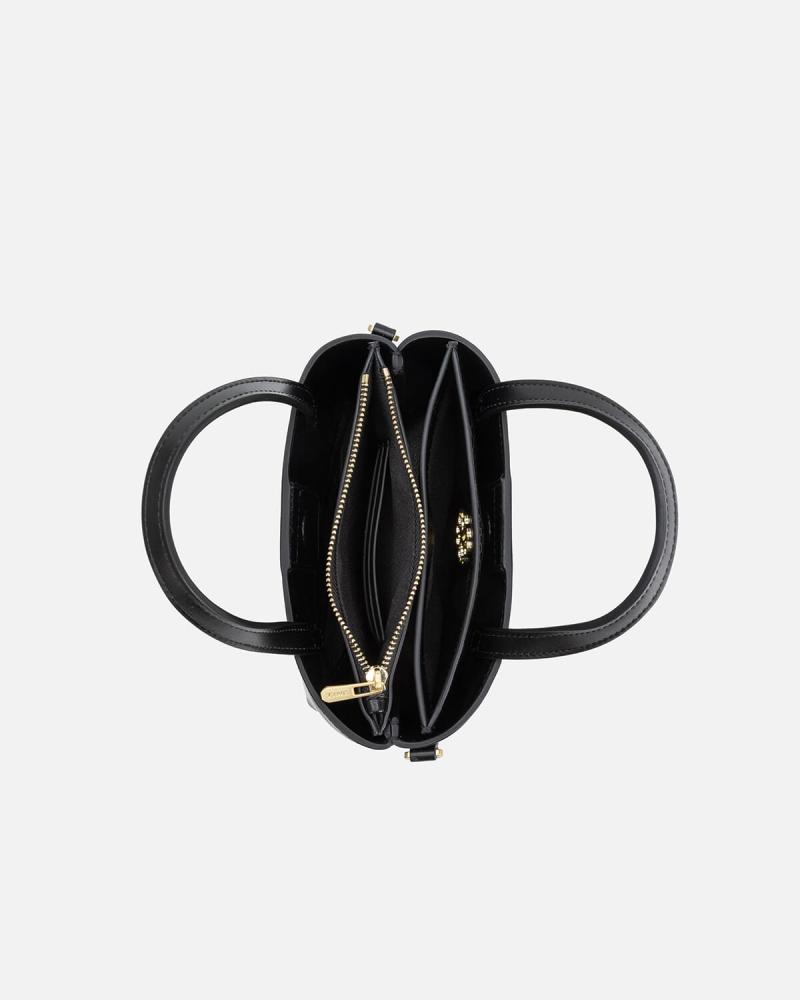 A women's bag that expresses beauty in black