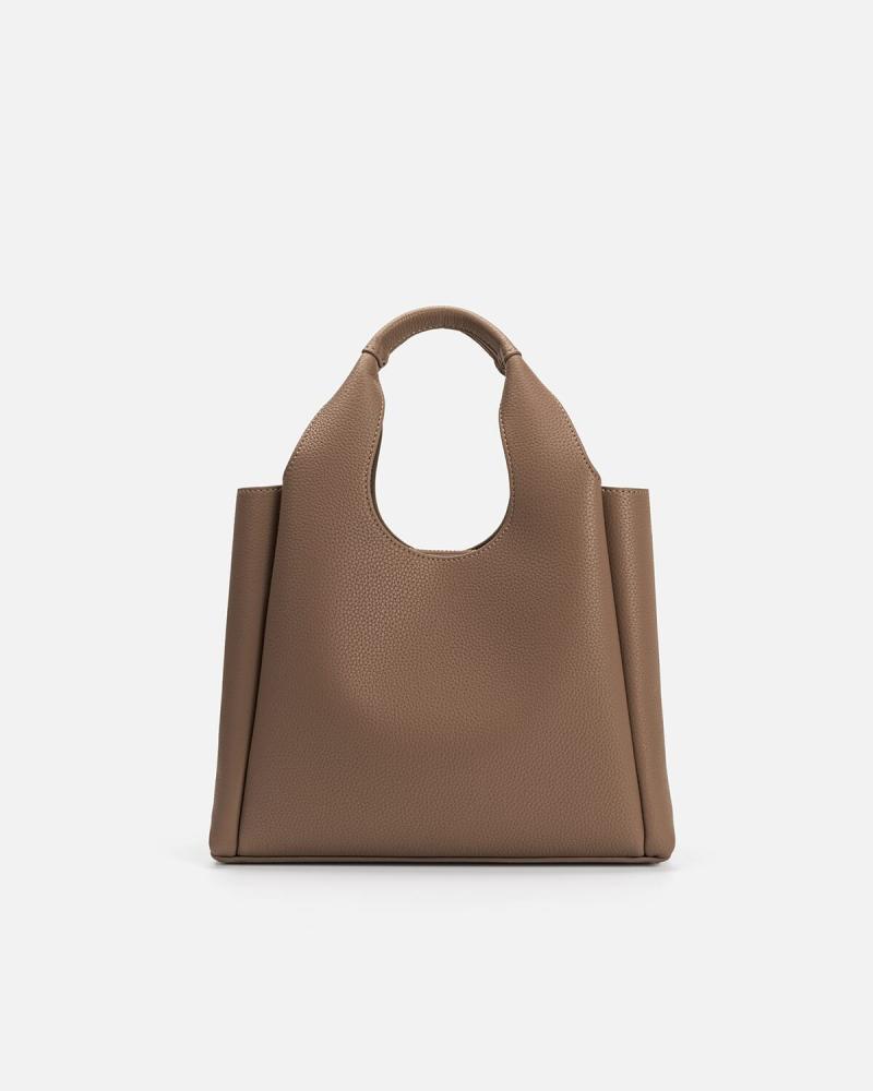 Stylish brown leather bag