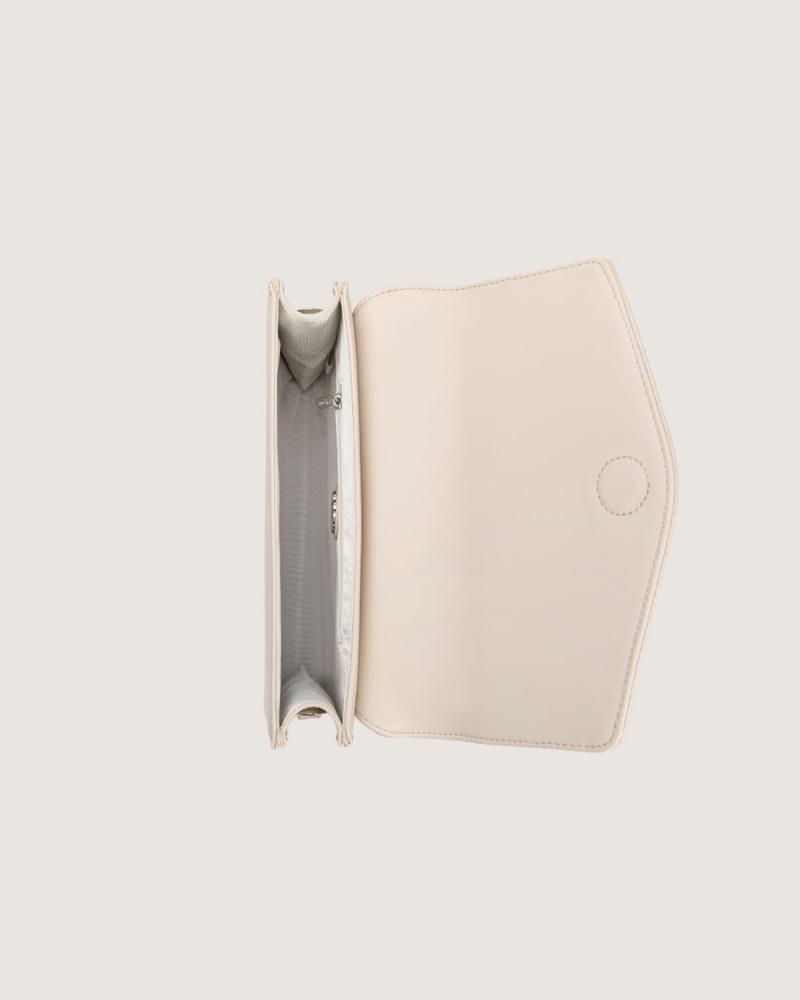 Women's leather handbag in beige