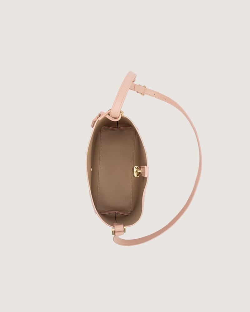 Women's medium-sized pink handbag