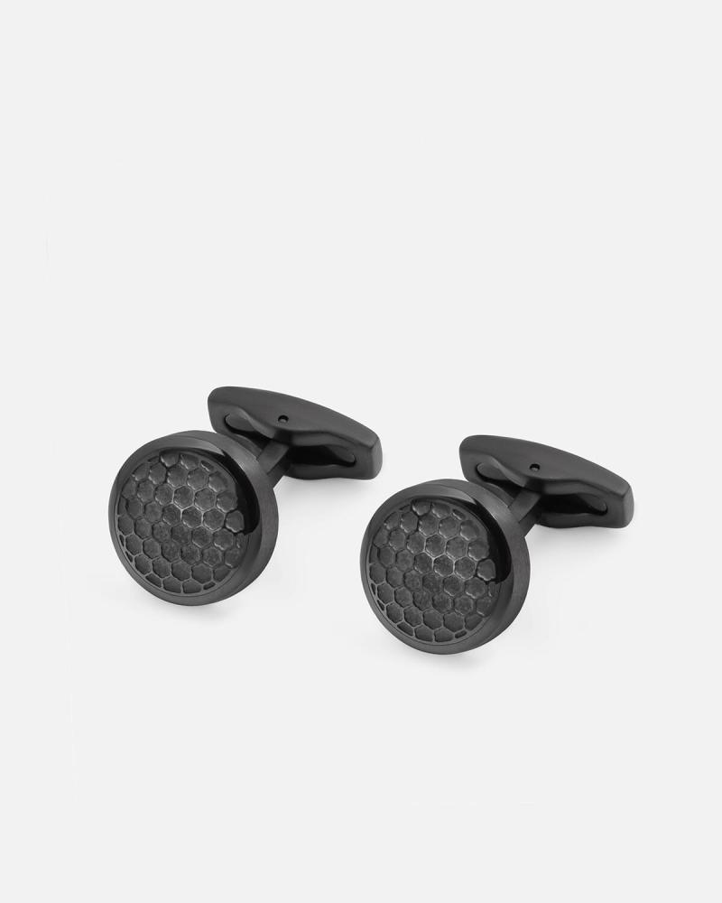 A gift for men to shine with simplicity and charm