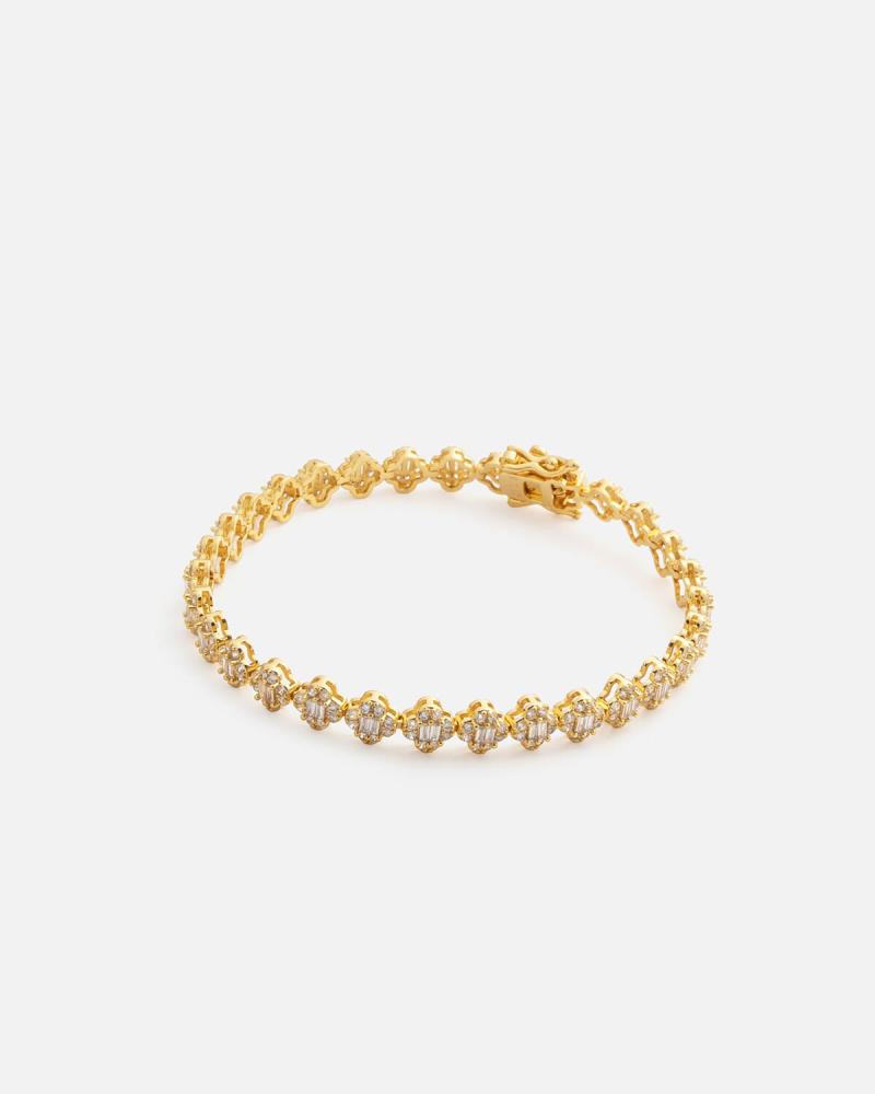 Women's bracelet with an elegant design in gold color