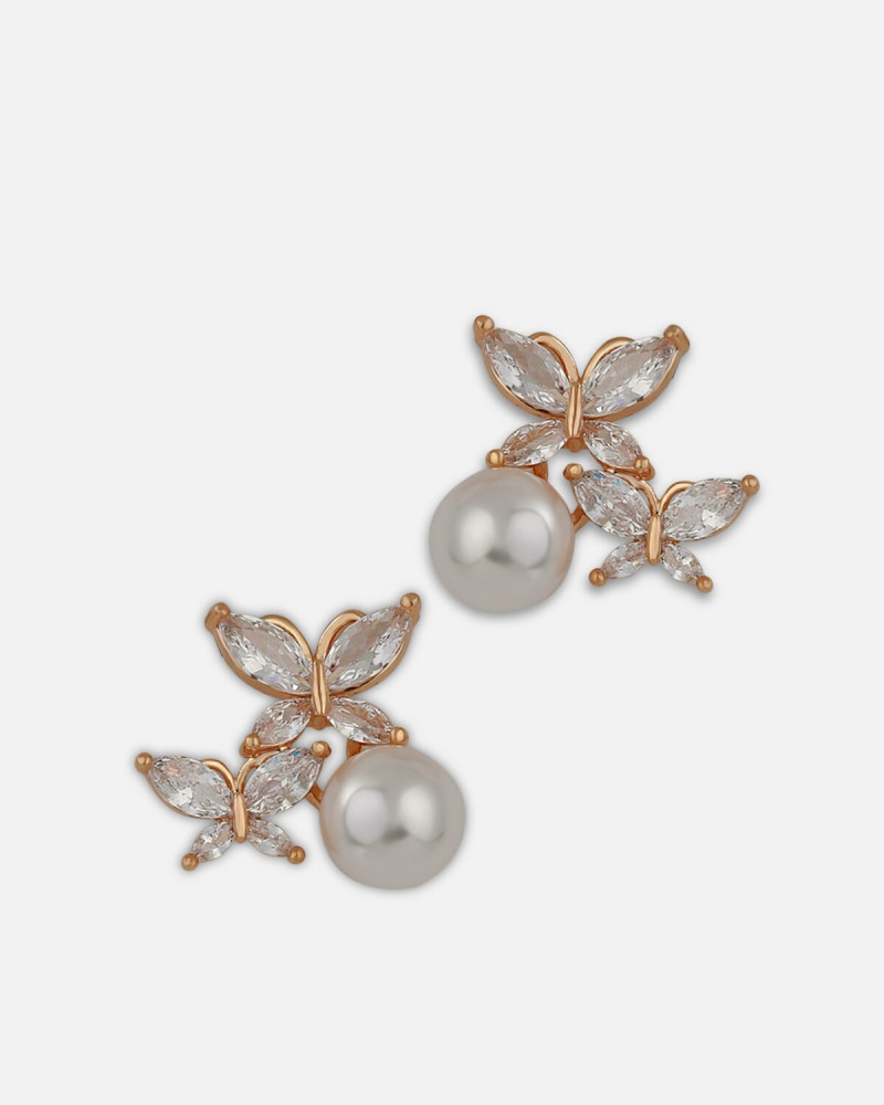 Elegant women's earrings in gold color