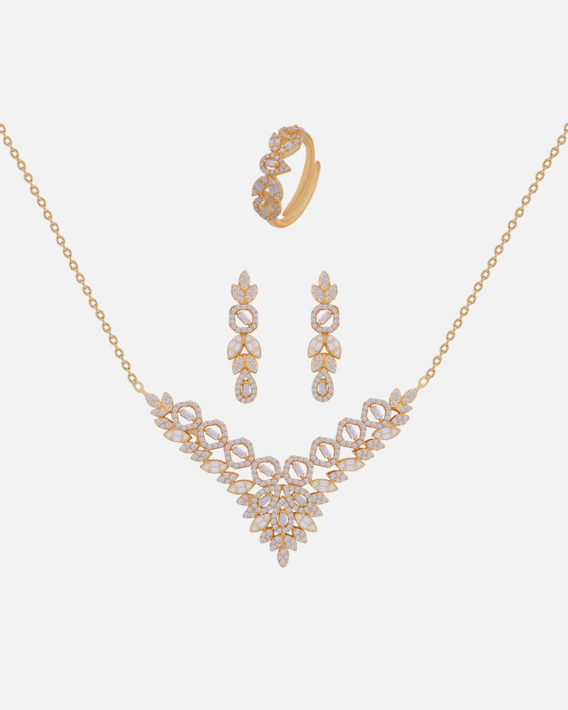 A luxurious set of zircon in gold color
