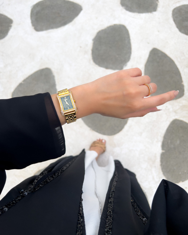 ZOS081L | Women's watch with an attractive and modern design in gold-tone steel