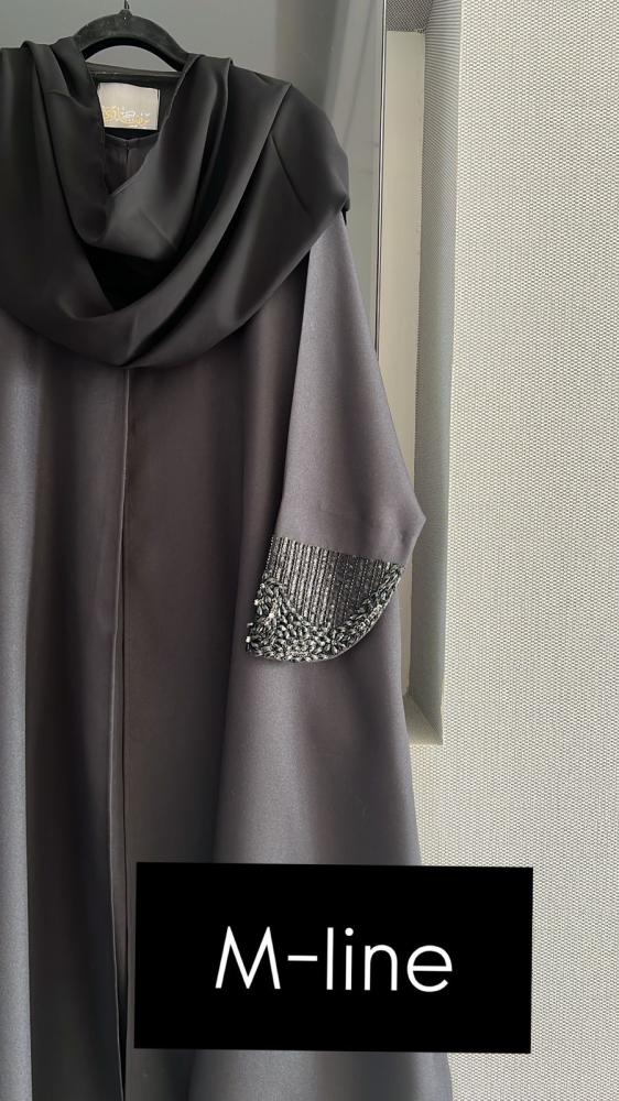 عباية فاخرة مع شك يدوي