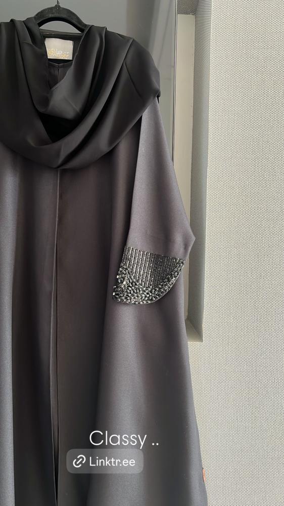 عباية فاخرة مع شك يدوي