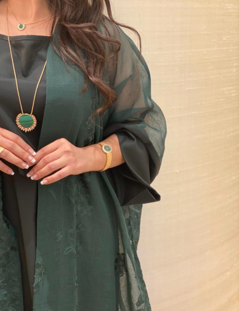جلابية و عباية لنن اخضر مع فستان  داخلي