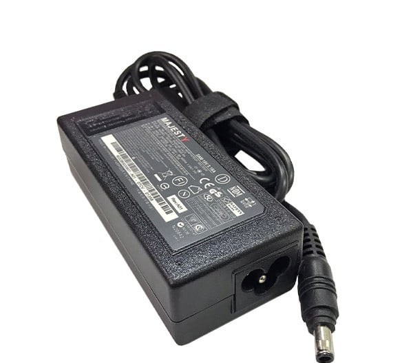Toshiba charger with voltage 19 volts and current 3.42 amperes and power 65 watts / laptop charger toshiba 19V 3.42A 65w