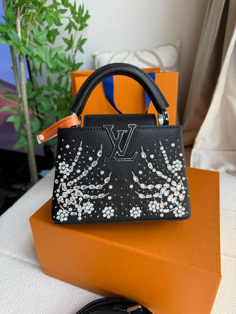 LV CAPUCINES