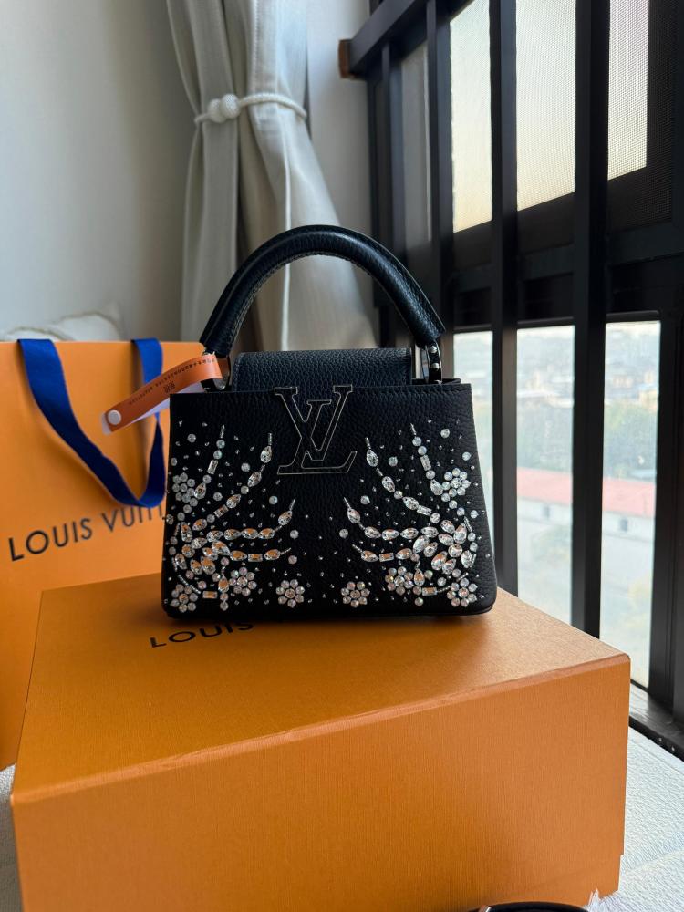 LV CAPUCINES