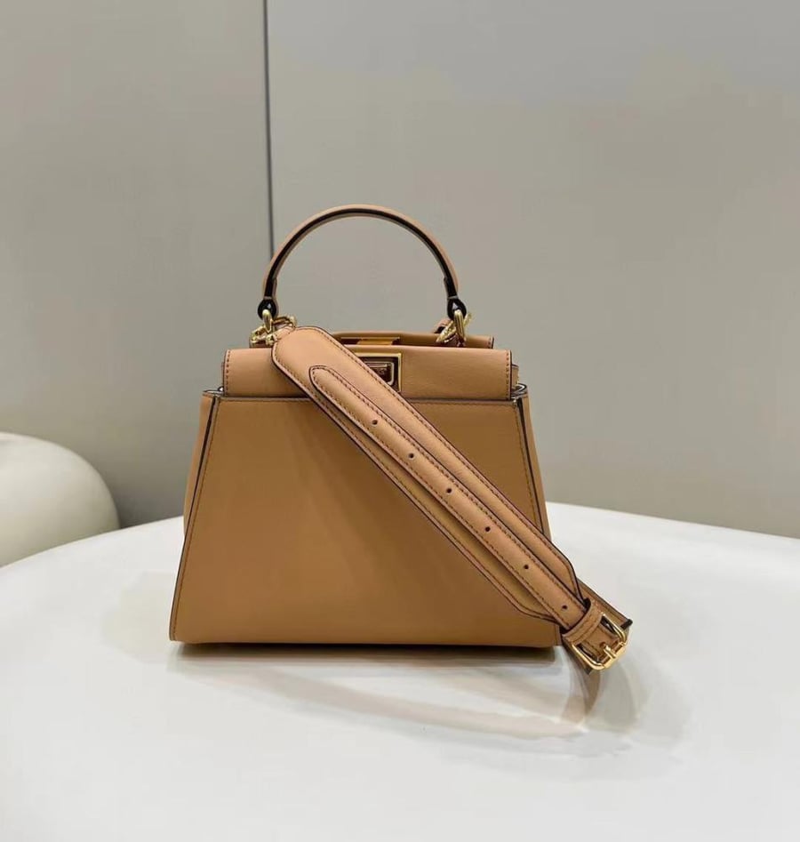 FENDI PEEKABOO ISeeU