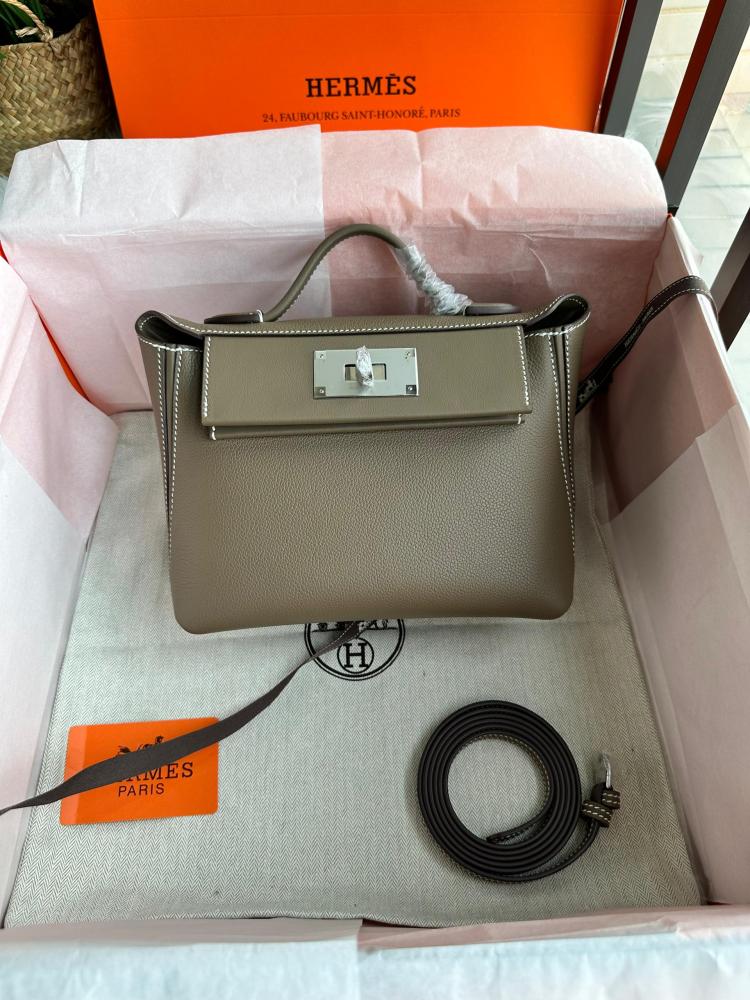 Hermes clutch kelly