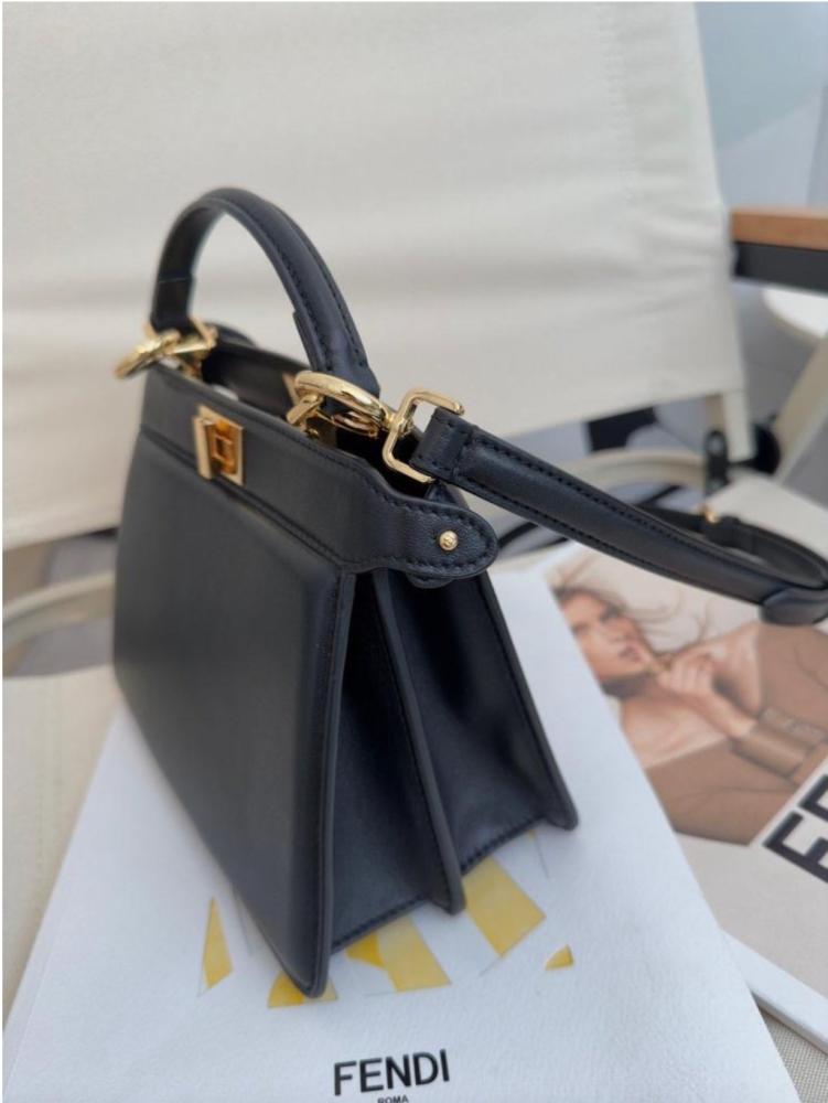 FENDI PEEKABOO ISeeU