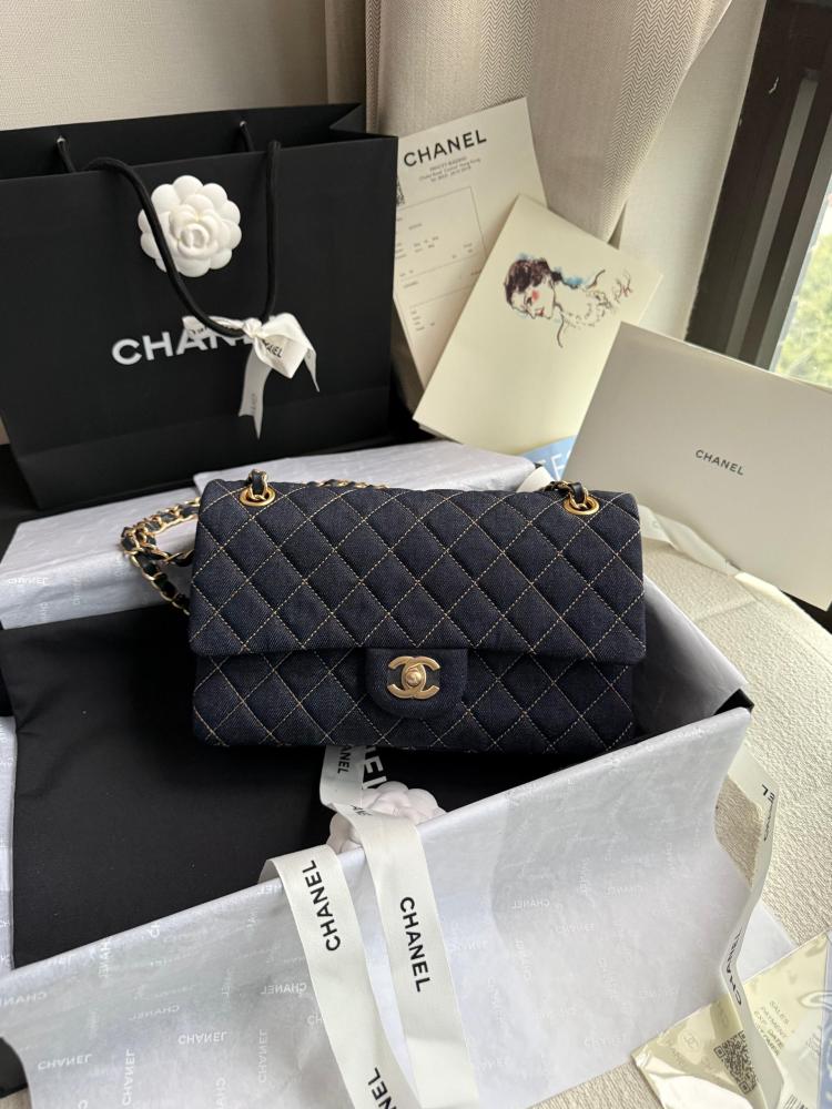 CHANEL Classic flap Bag