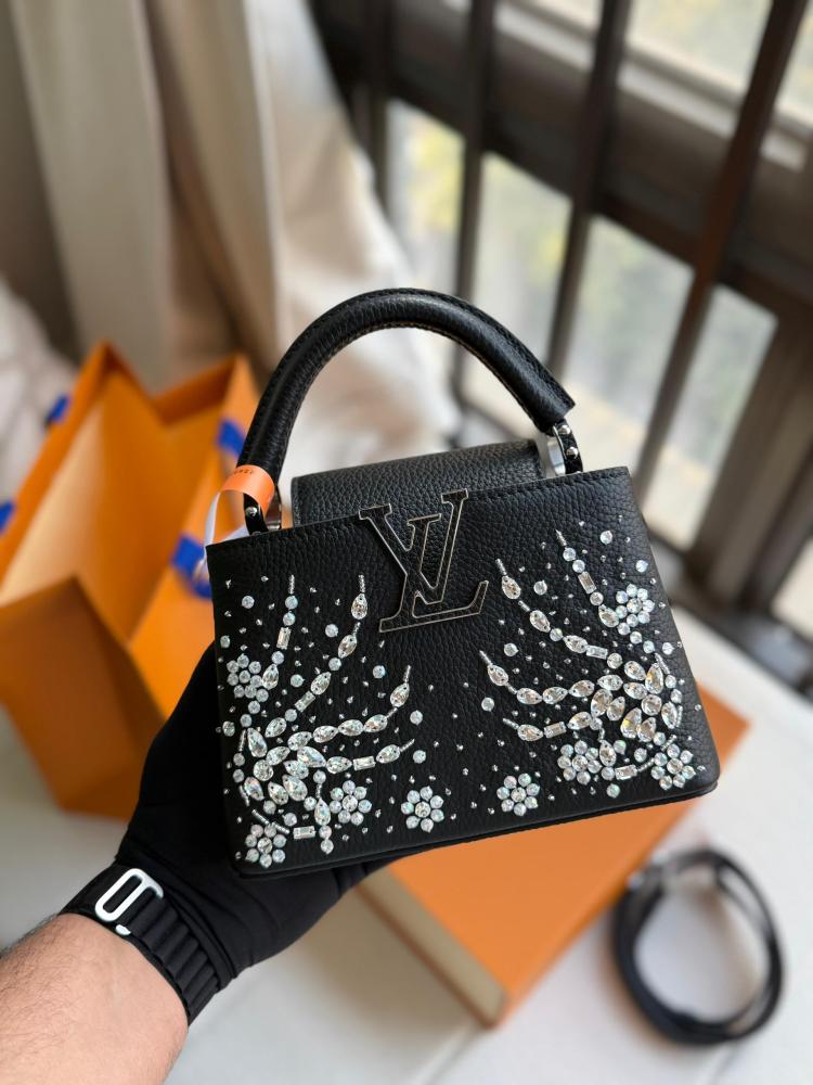 LV CAPUCINES