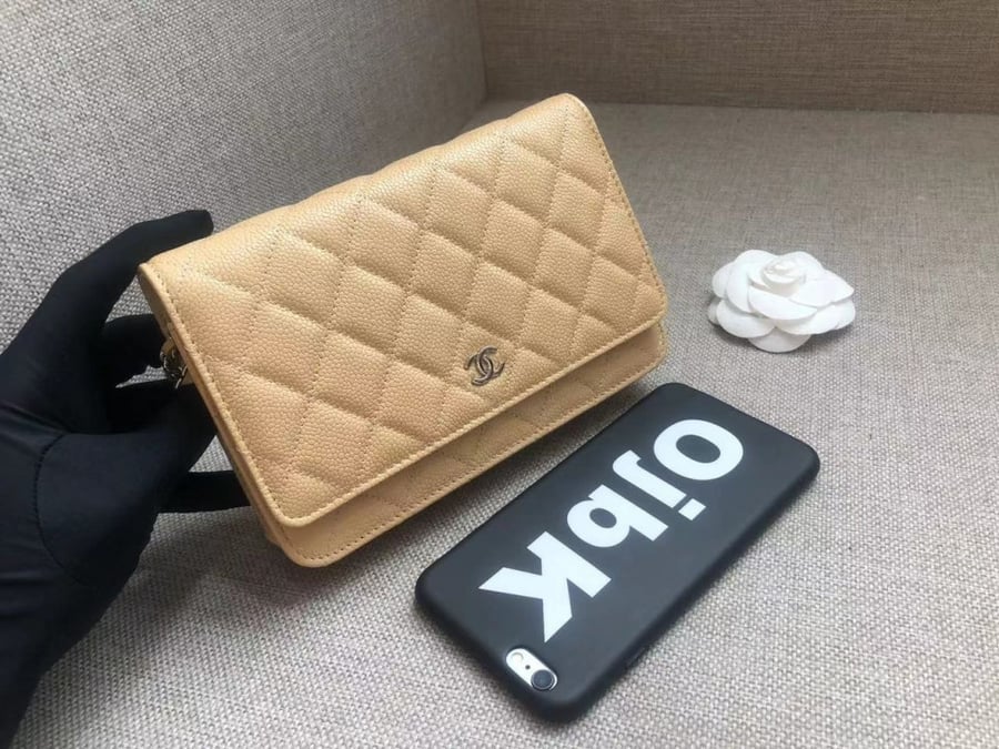 CHANEL CLASSIC WALLET ON CHAIN