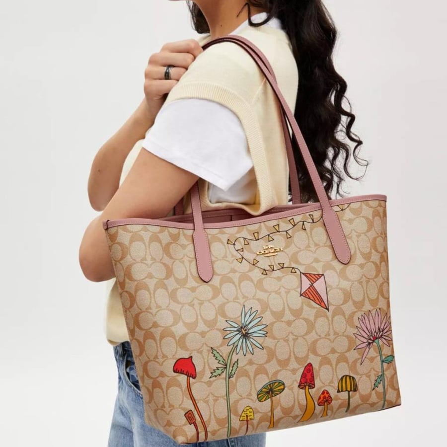 City Tote Bag In Signature Canvas