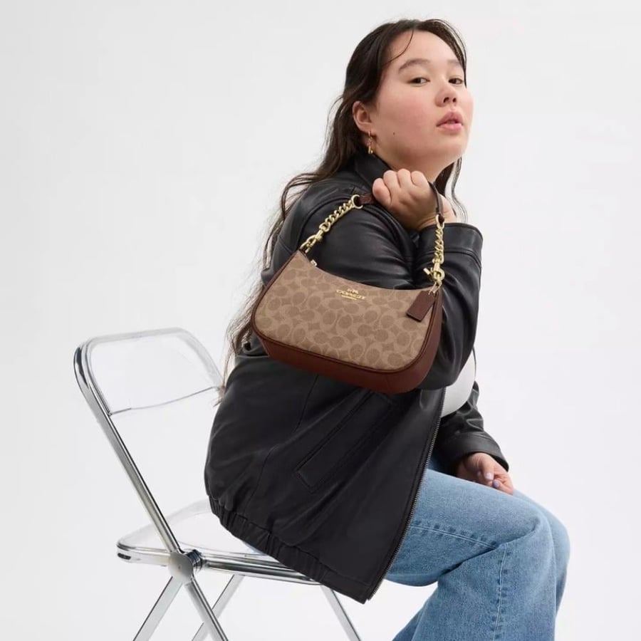 Teri Shoulder Bag In Signature Canvas