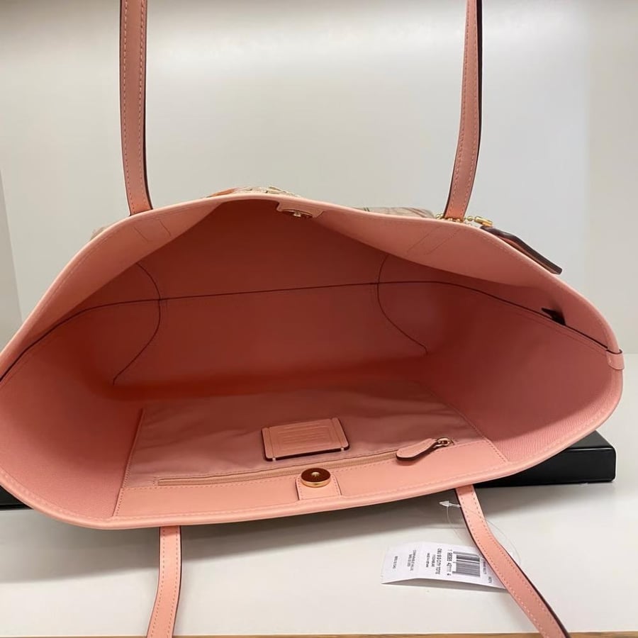 City Tote Bag In Signature Canvas
