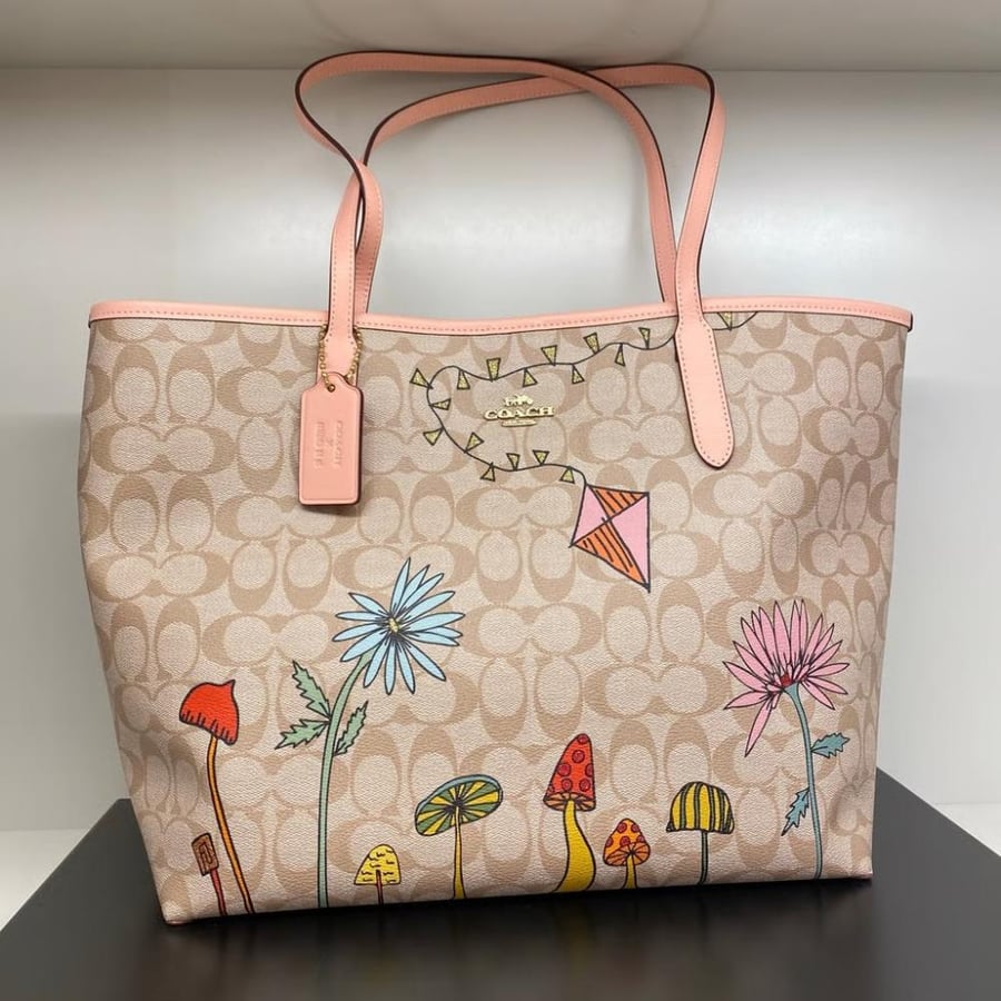 City Tote Bag In Signature Canvas