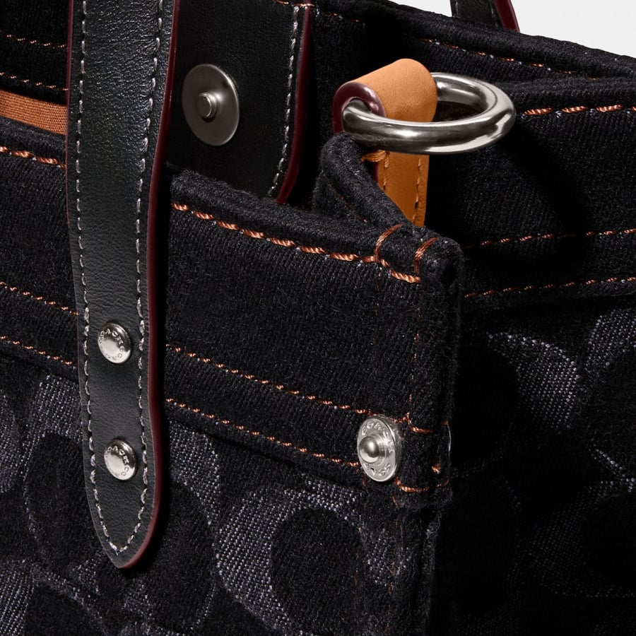 Field Tote 22 In Signature Denim