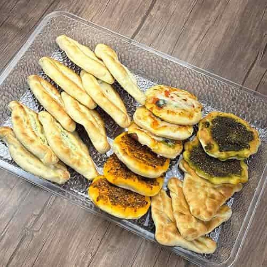 صواني تقديم اكريليك شفاف بتصميم أنيق لتقديم الضيافة بطريقة فاخرة