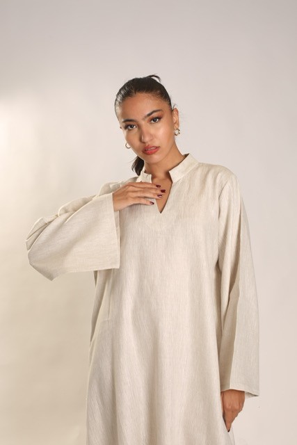 Jalabia w/ribbons on the slit in beige