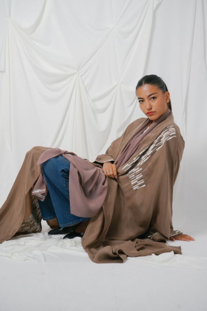 Linear Muse - Beige