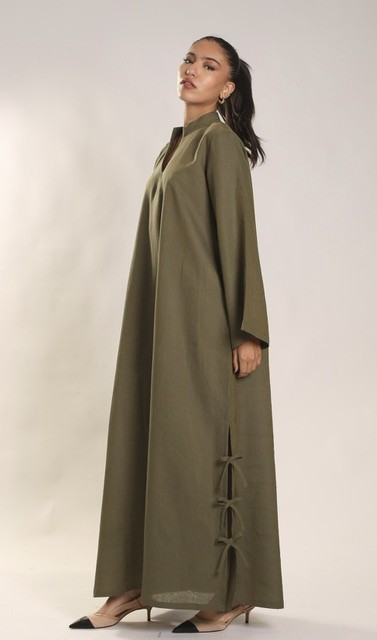Jalabia w/ribbons on the slit in olive