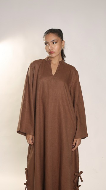 Jalabia w/ribbons on the slit in brown