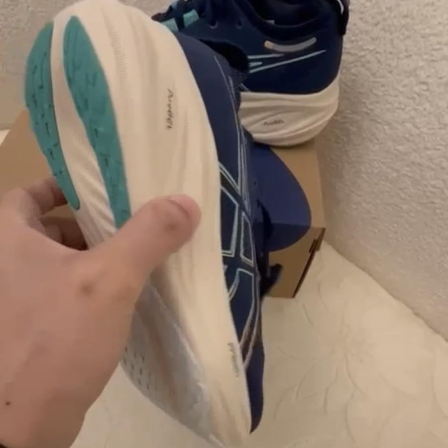 Gel Nimbus 26 Wide 'French Blue Electric Lime